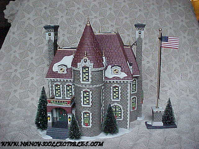 Department 56 56.59730 Ritz Hotel Christmas in the City Series
